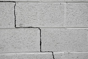 crack in foundation wall